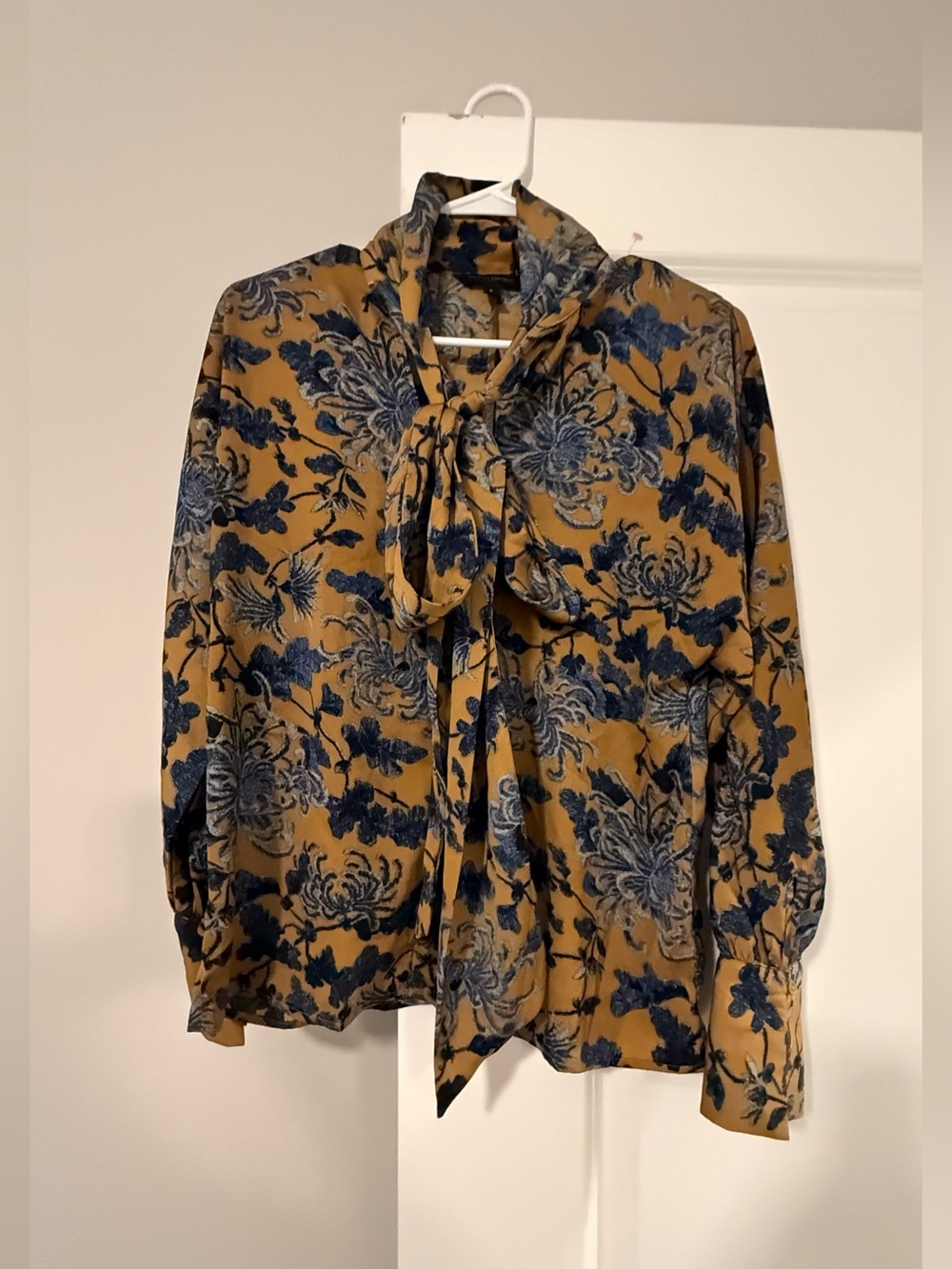 BANANA REPUBLIC Tie Bow Neck Blouse Mustard Floral Long Sleeve Shirt Sz S❤️ - Picture 5 of 9
